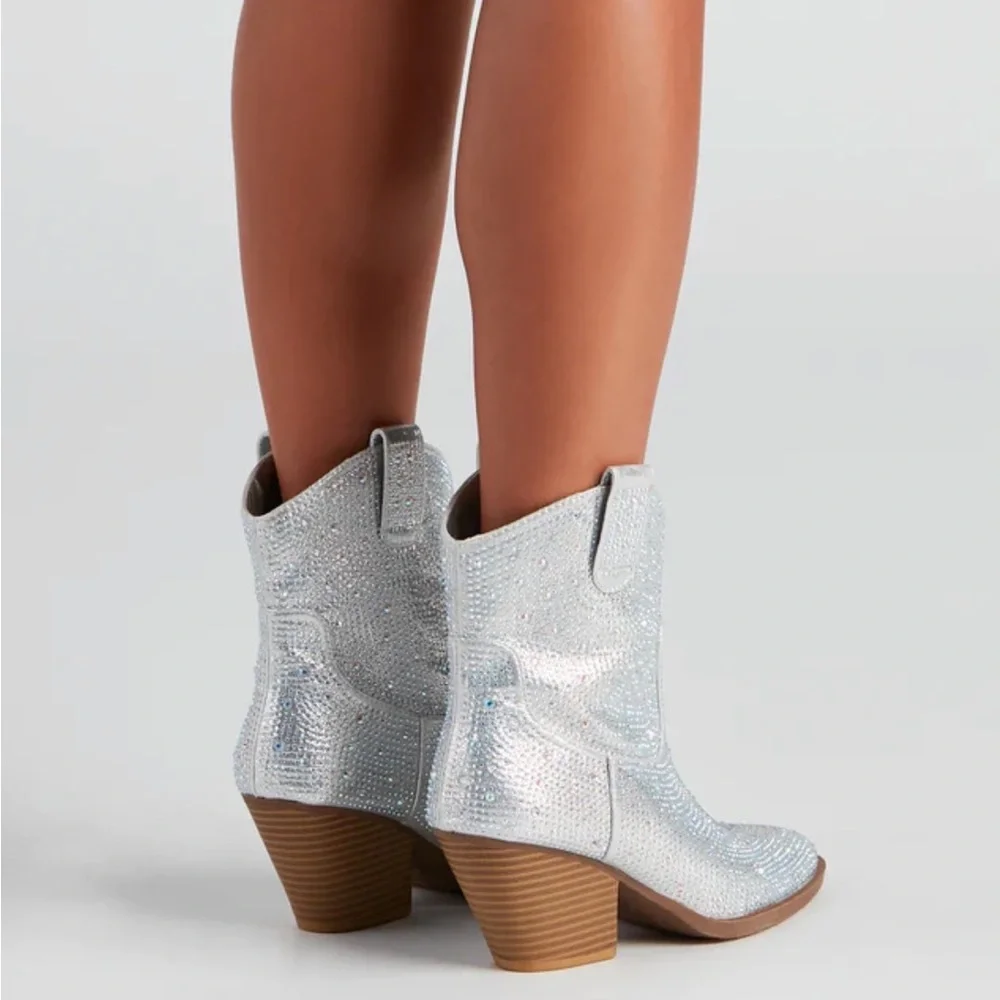 NEW Silver Western Style Bedazzled Cowboy Ankle Boots - Picture 5 of 16